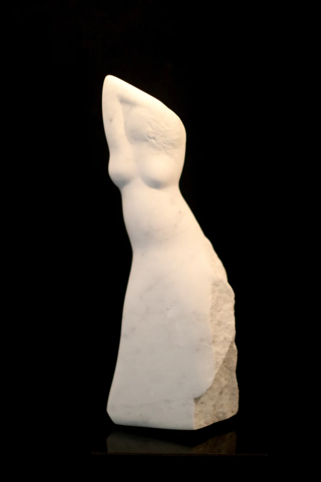 Esmeralda, marble sculpture by Francine Kirsch